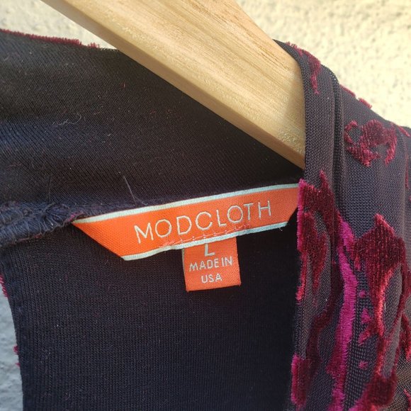 Modcloth Black and Burgundy Long Sleeve Dress - Picture 6 of 6